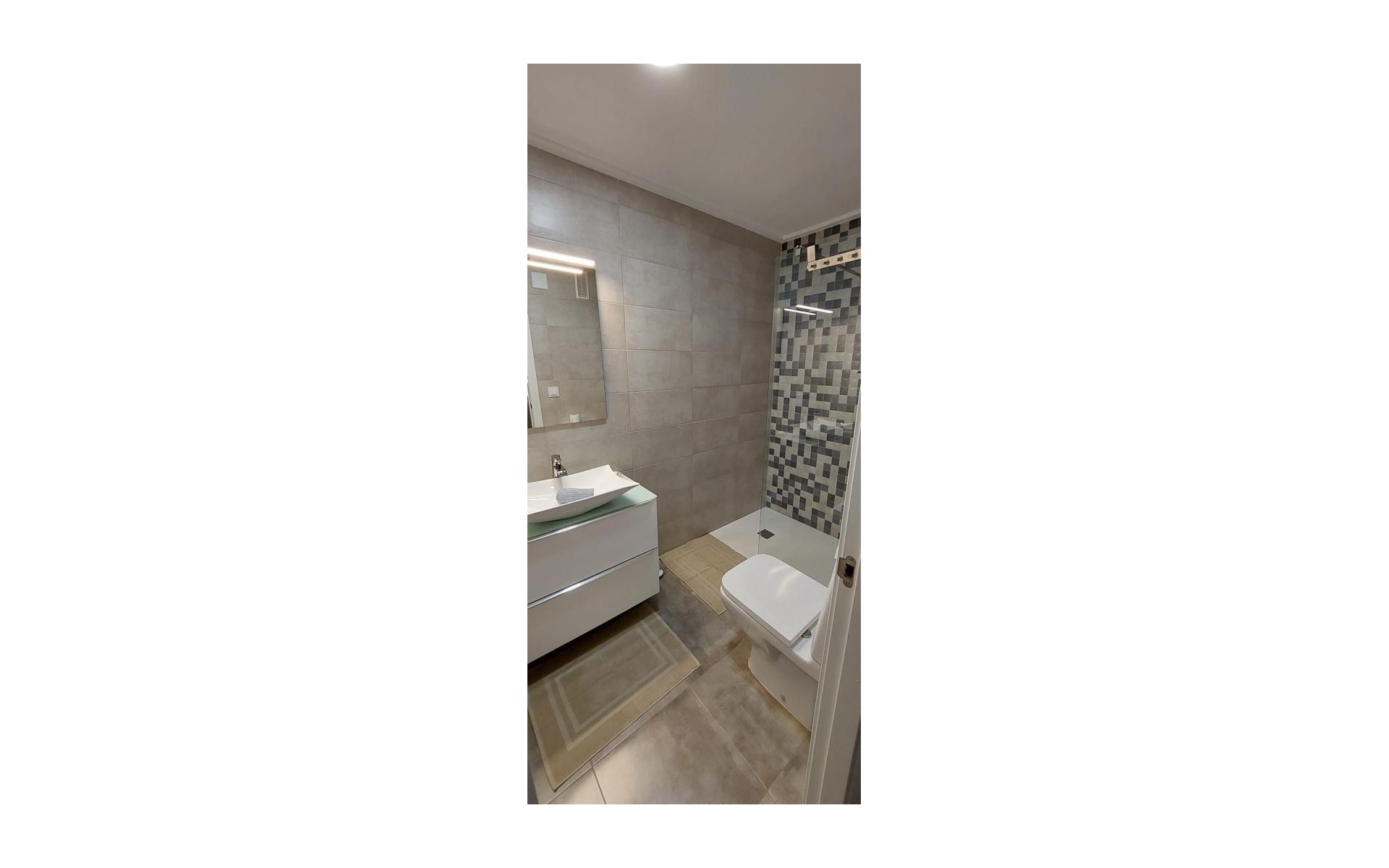 Resale - Apartment - Torrevieja - Torrevieja Centro