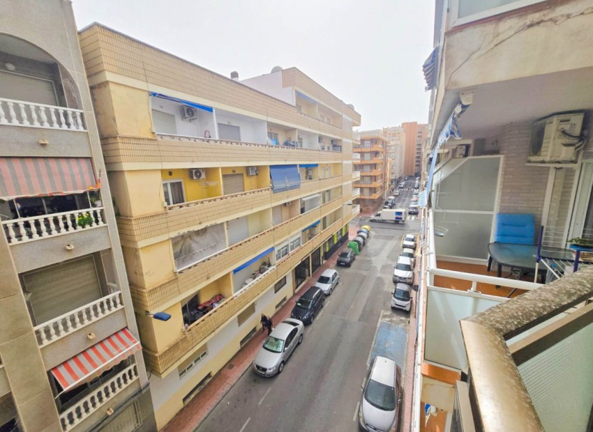 Resale - Apartment - Torrevieja - Torrevieja Centro