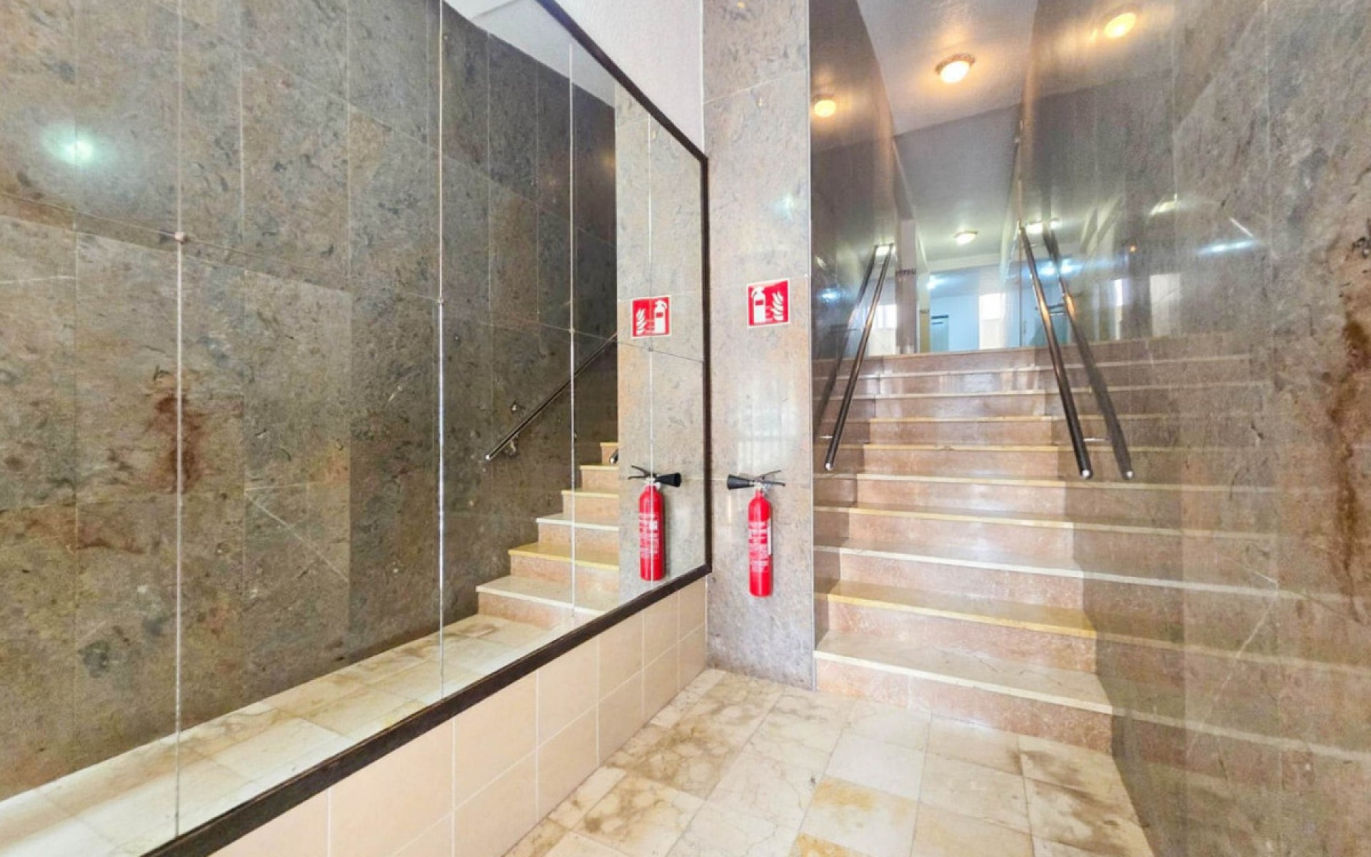 Resale - Apartment - Torrevieja - Torrevieja Centro