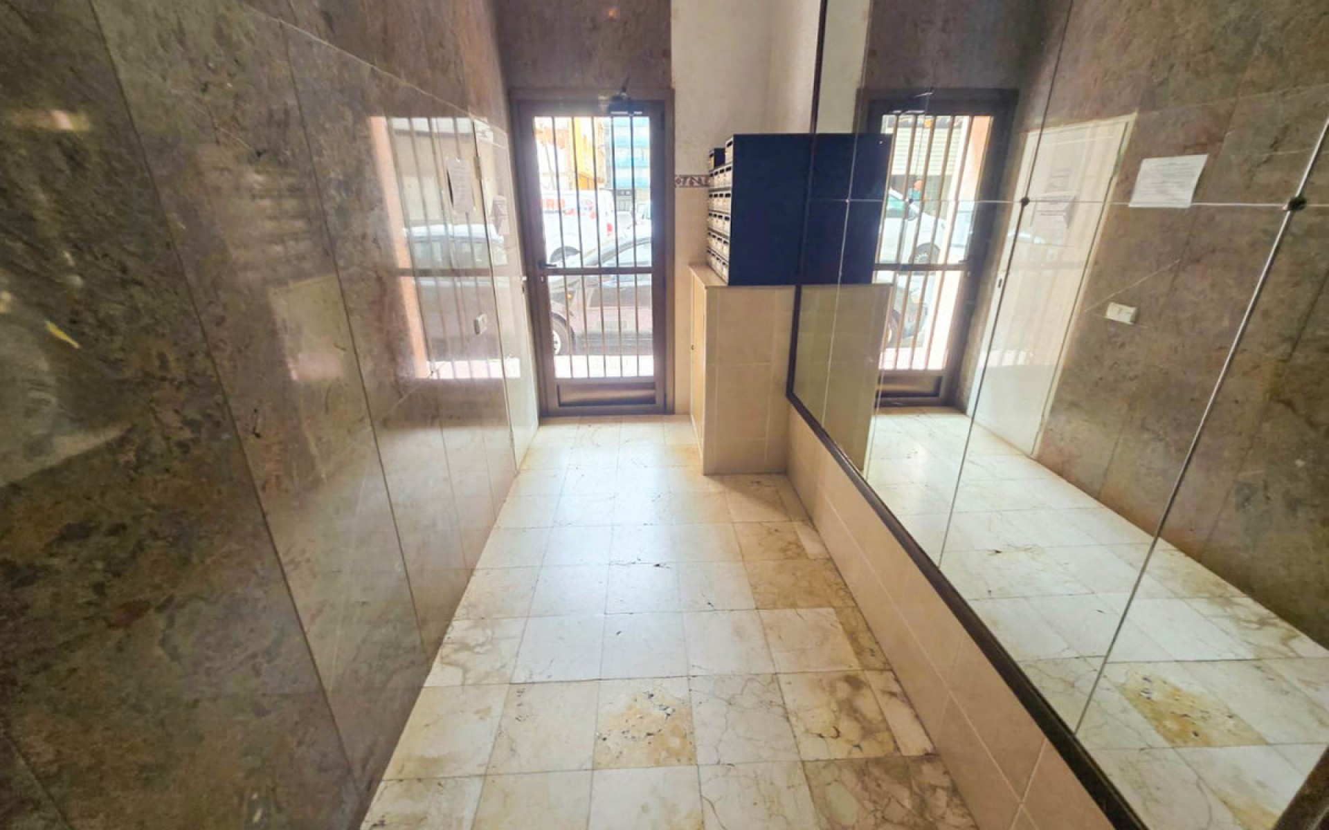 Resale - Apartment - Torrevieja - Torrevieja Centro