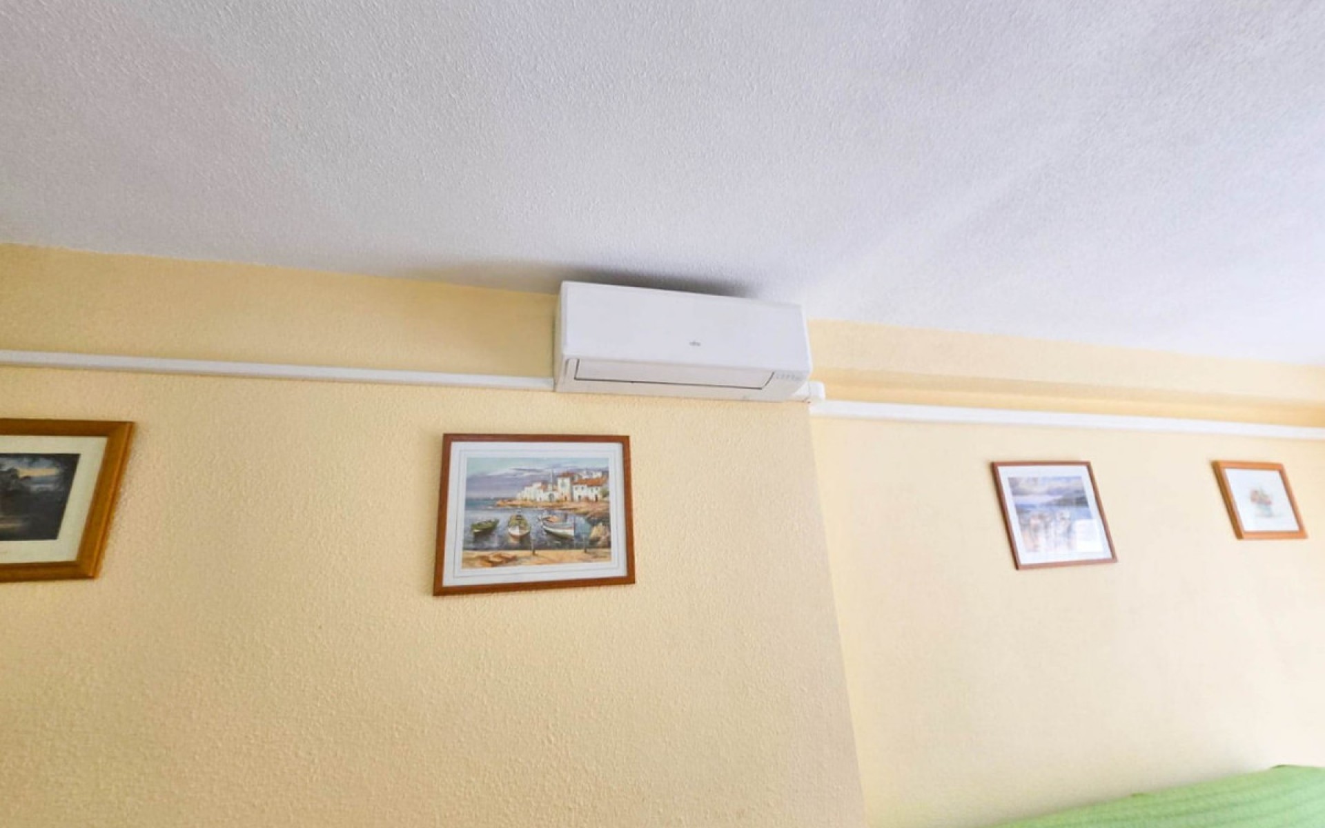 Resale - Apartment - Torrevieja - Torrevieja Centro