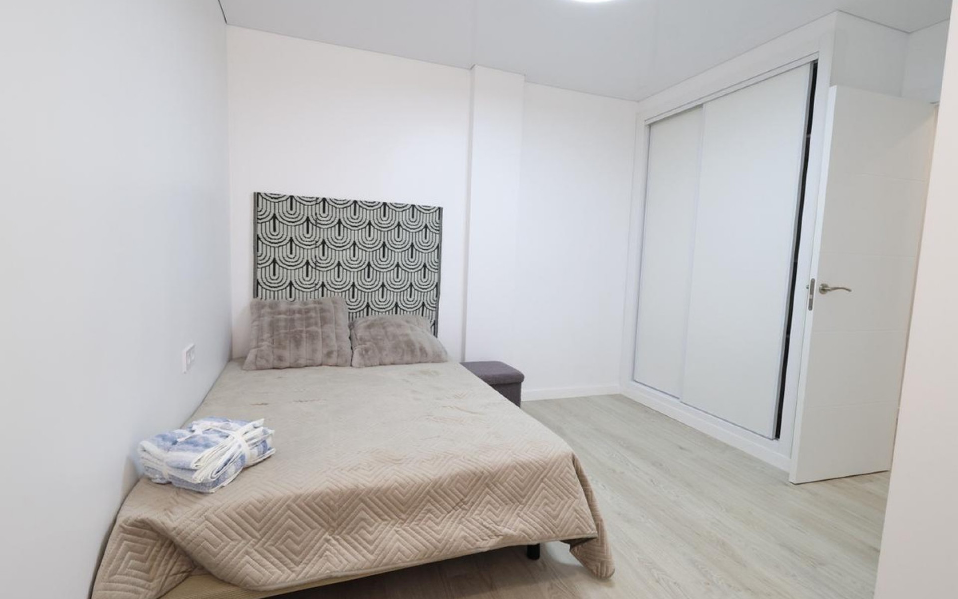Resale - Apartment - Torrevieja - Torrevieja Centro