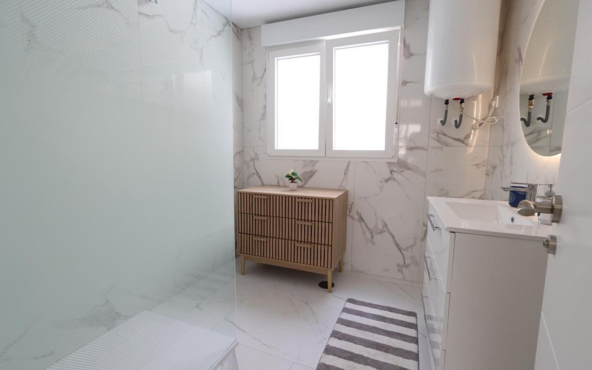 Resale - Apartment - Torrevieja - Torrevieja Centro