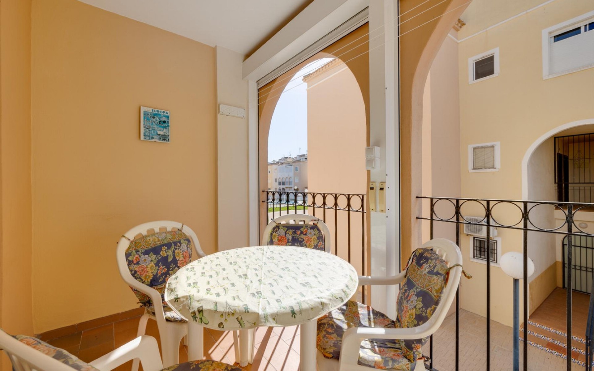 Resale - Apartment - Torrevieja - Torrevieja Centro