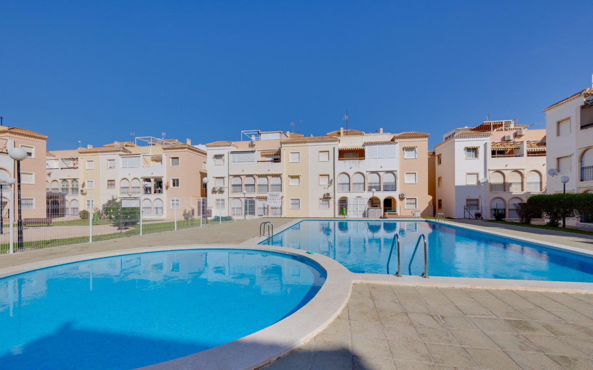 Resale - Apartment - Torrevieja - Torrevieja Centro