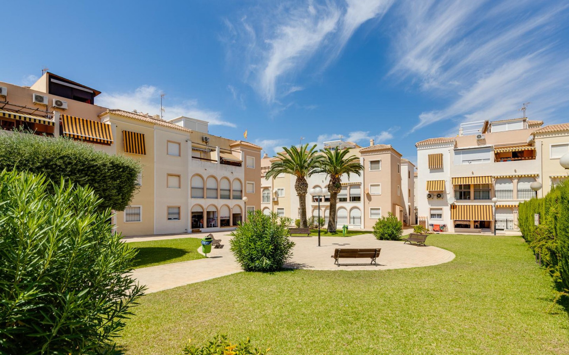 Resale - Apartment - Torrevieja - Torrevieja Centro