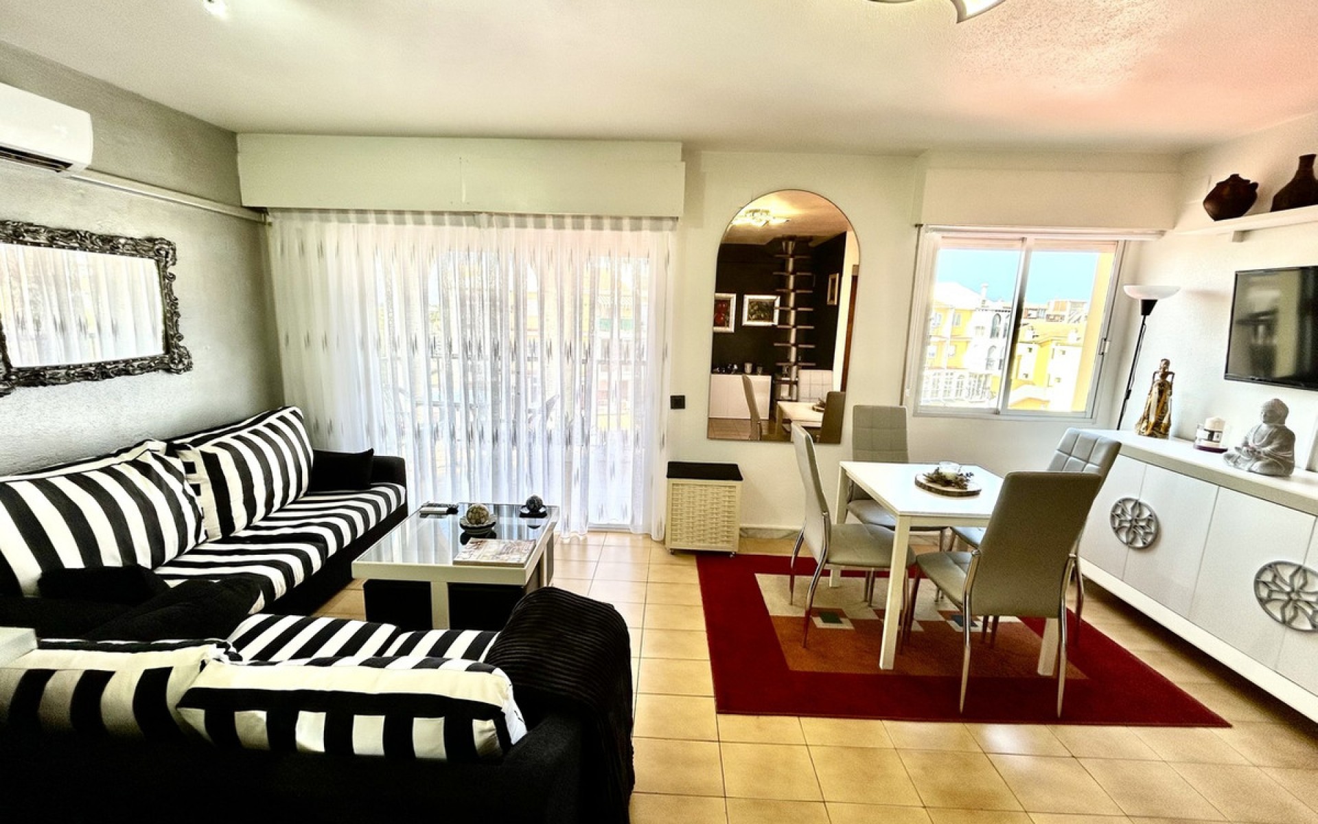 Resale - Apartment - Torrevieja - Torrevieja Centro