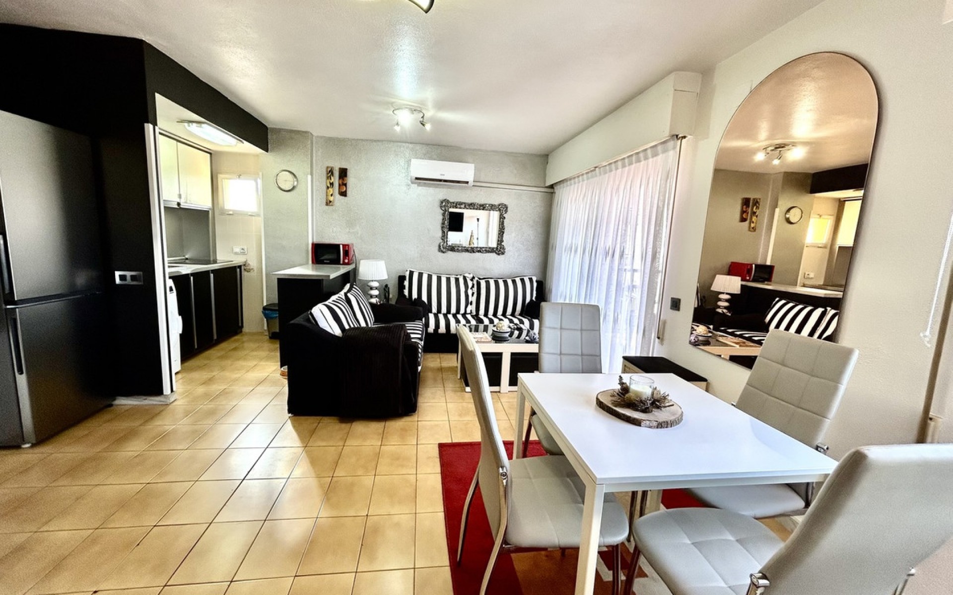 Resale - Apartment - Torrevieja - Torrevieja Centro