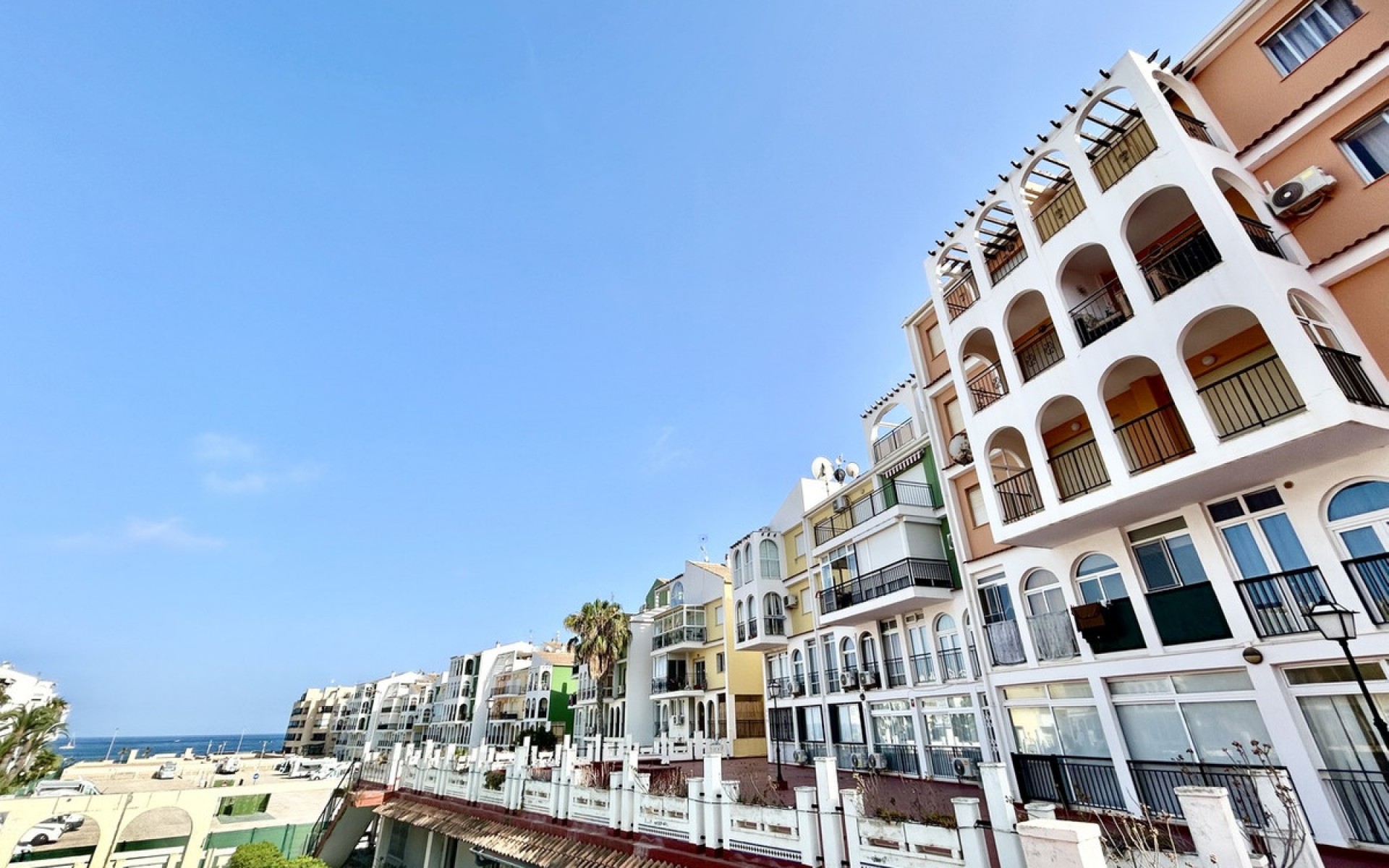 Resale - Apartment - Torrevieja - Torrevieja Centro