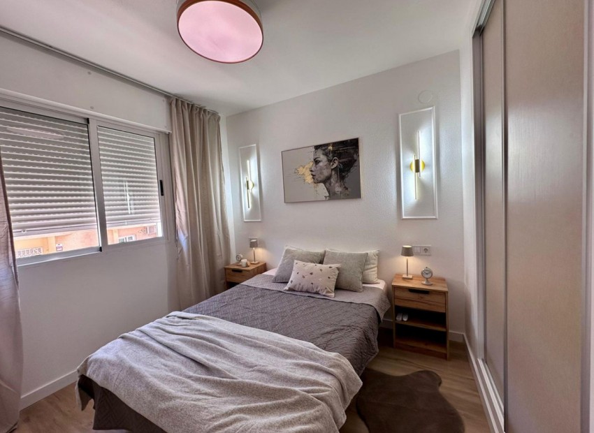 Resale - Apartment - Torrevieja - Torrevieja Centro