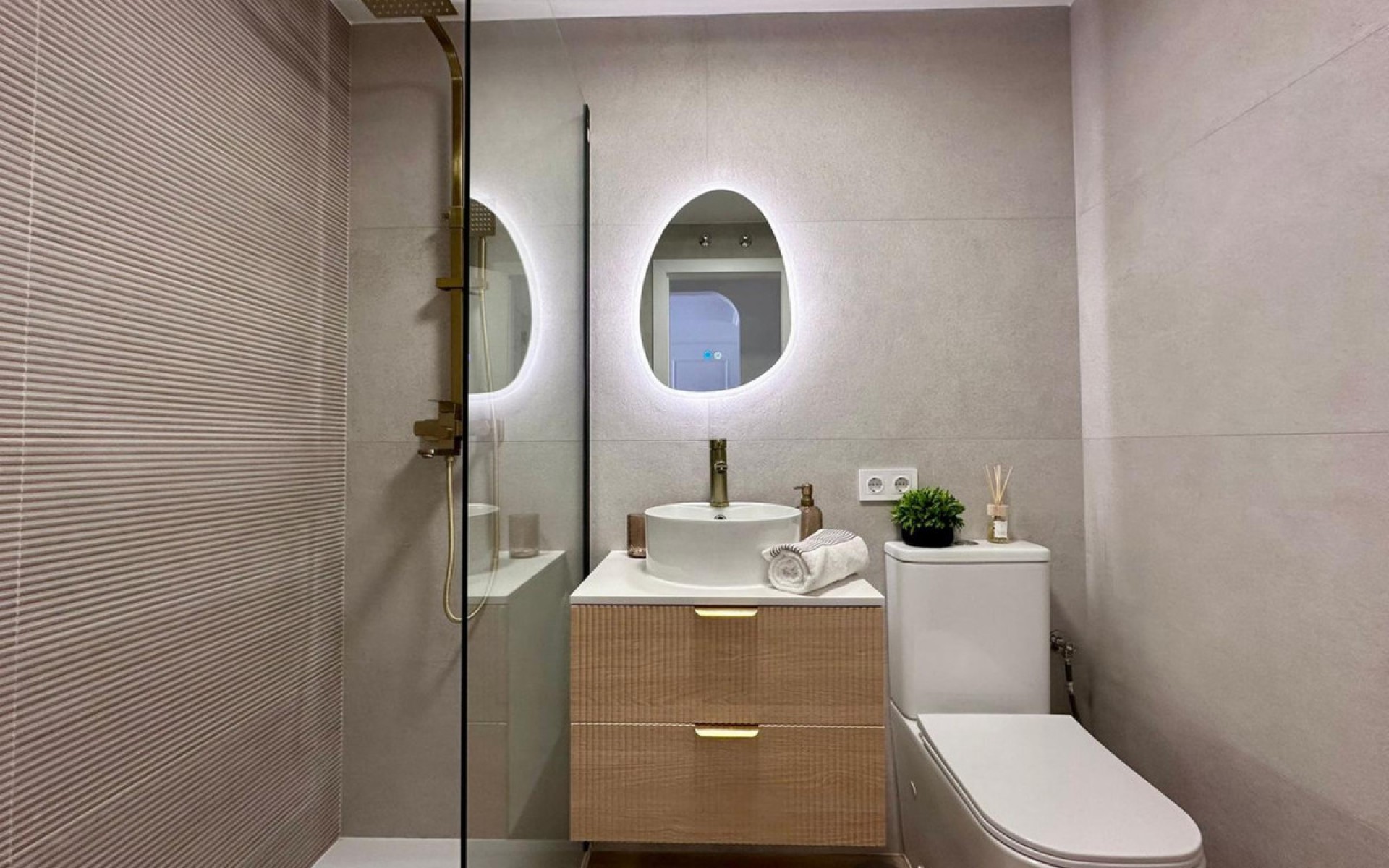 Resale - Apartment - Torrevieja - Torrevieja Centro