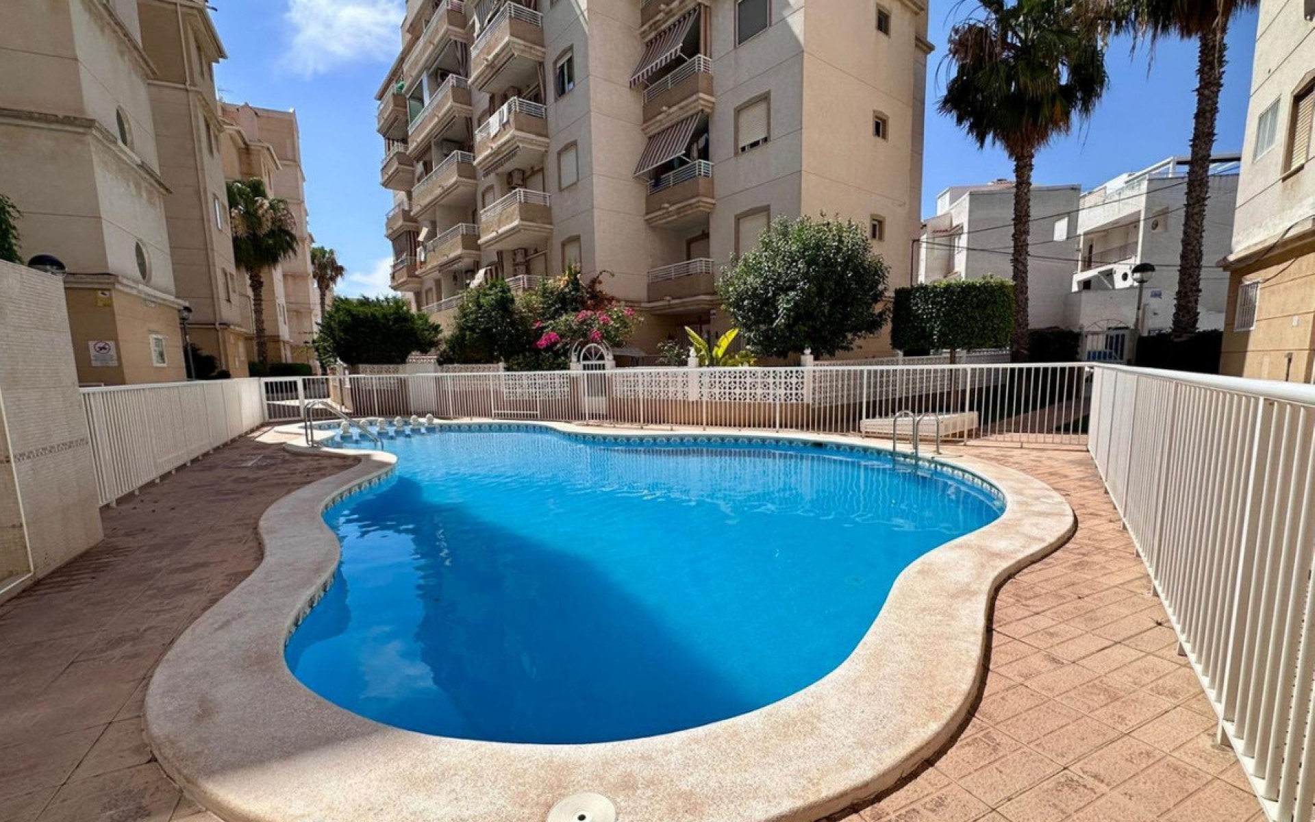 Resale - Apartment - Torrevieja - Torrevieja Centro