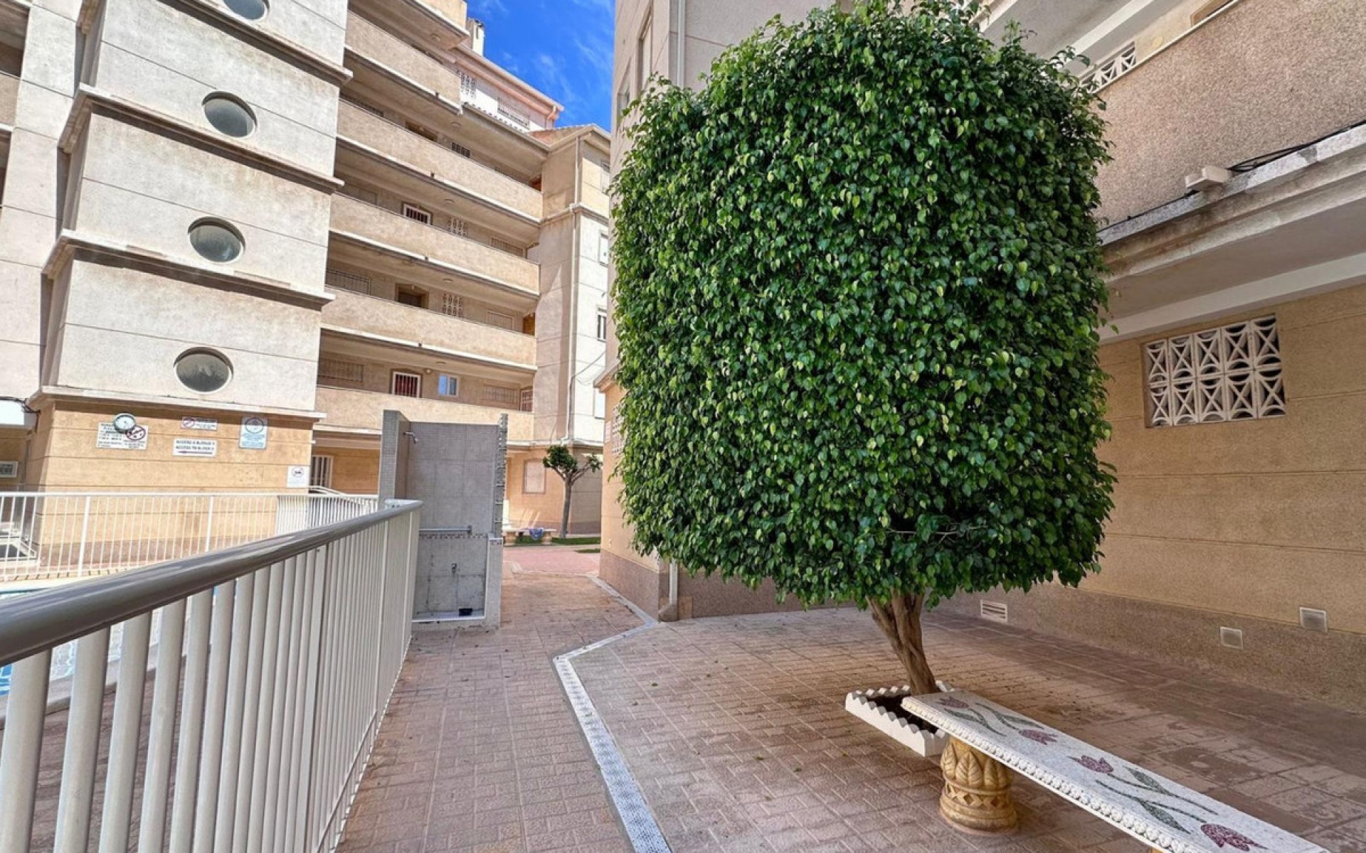Resale - Apartment - Torrevieja - Torrevieja Centro