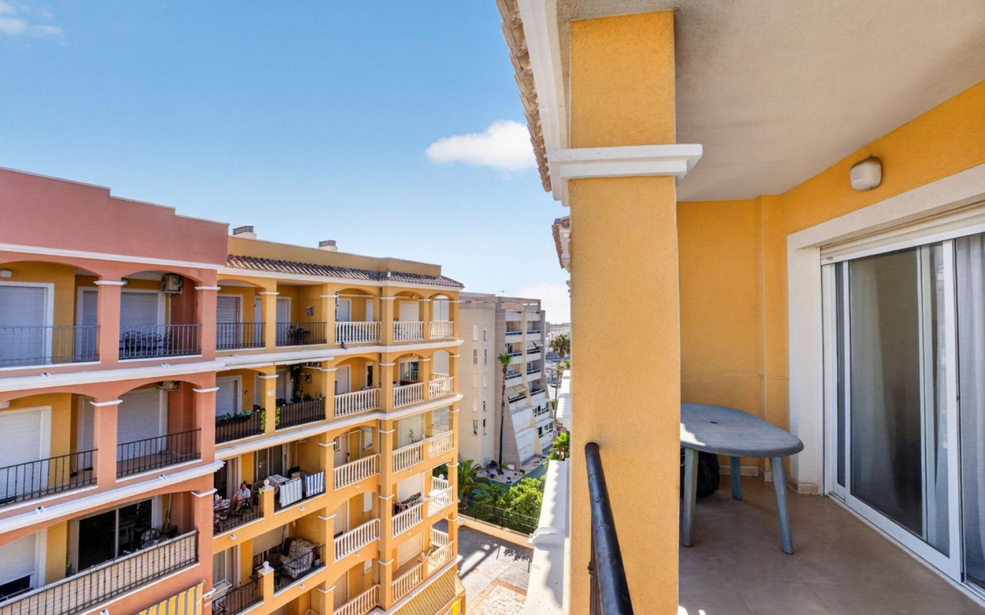 Resale - Apartment - Torrevieja - Torrevieja Centro