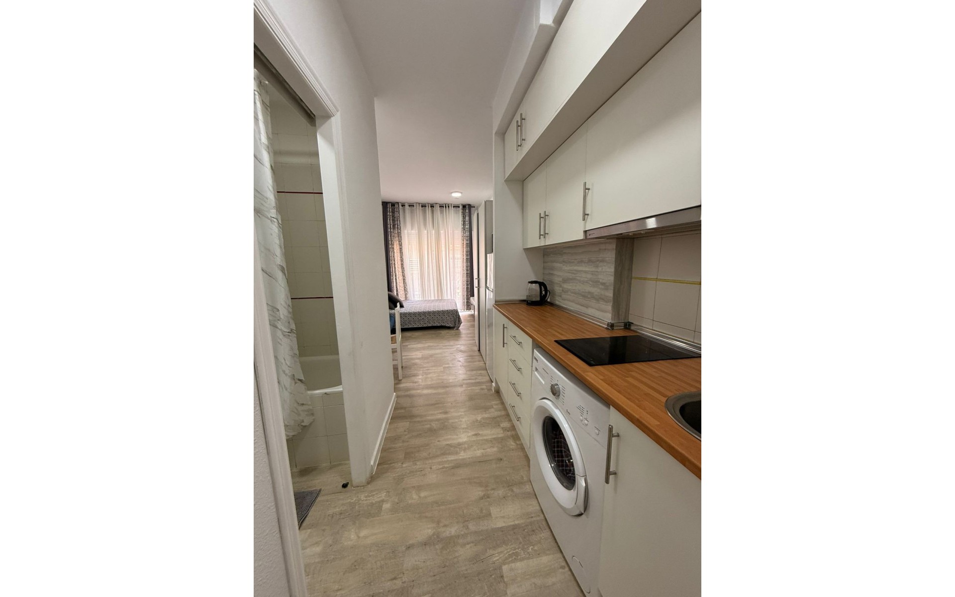 Resale - Apartment - Torrevieja - Torrevieja Centro