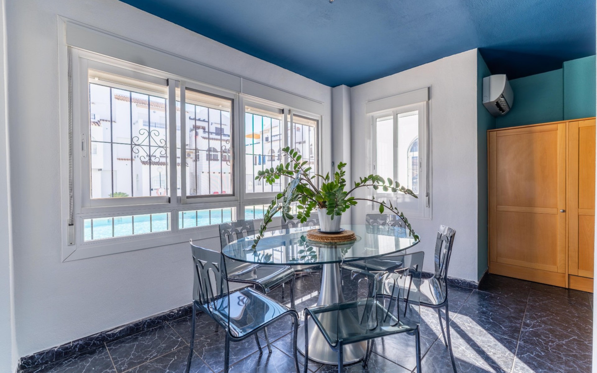 Resale - Apartment - Torrevieja - Torrevieja Centro
