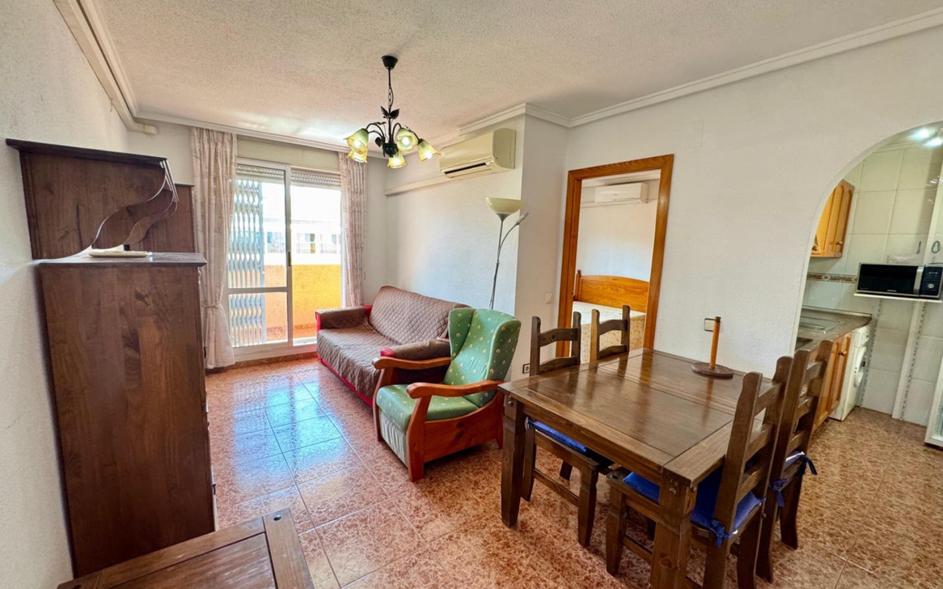 Resale - Apartment - Torrevieja - Torrevieja Centro