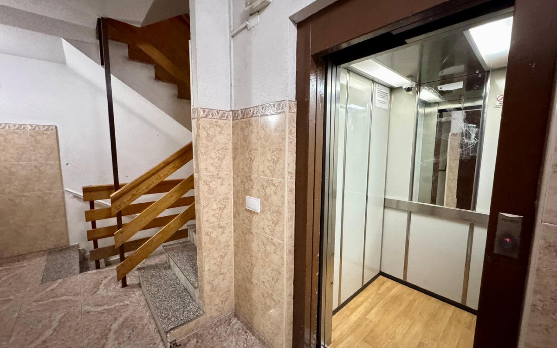 Resale - Apartment - Torrevieja - Torrevieja Centro
