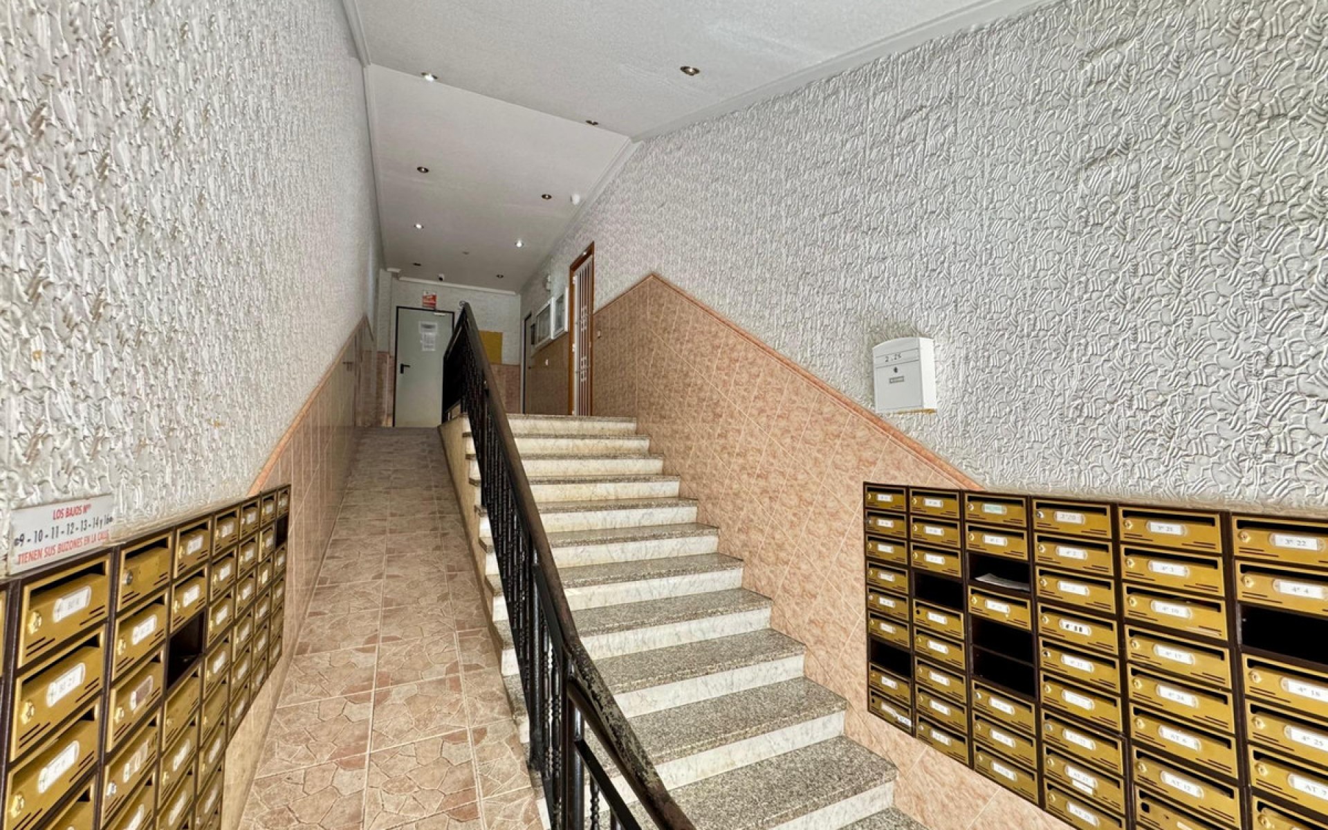 Resale - Apartment - Torrevieja - Torrevieja Centro