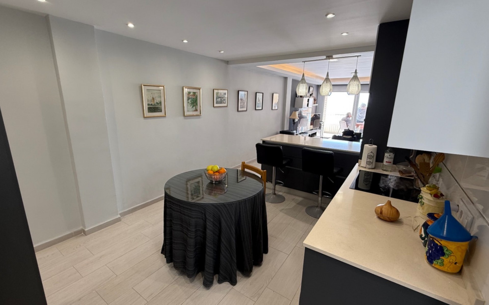 Resale - Apartment - Torrevieja - Torrevieja Centro
