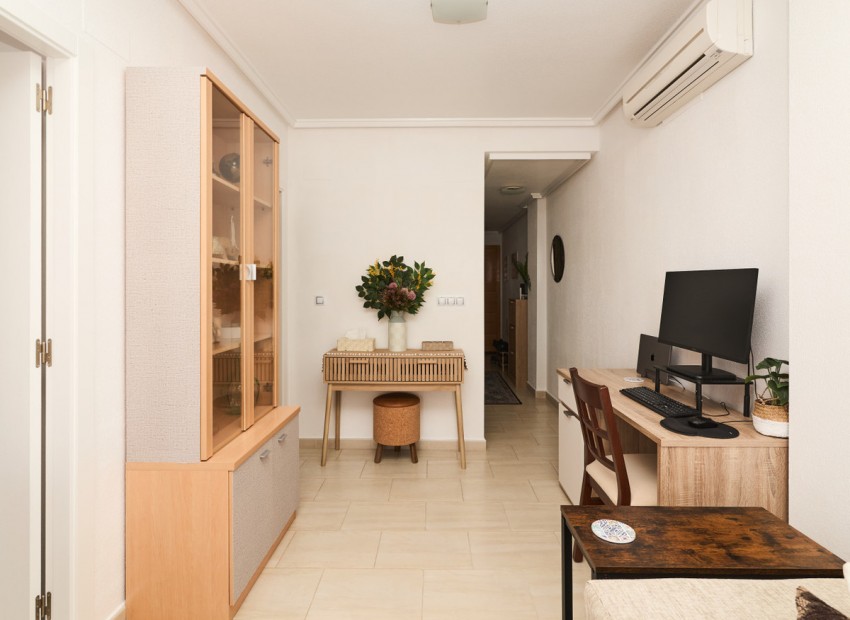 Resale - Apartment - Torrevieja - Torrevieja Centro
