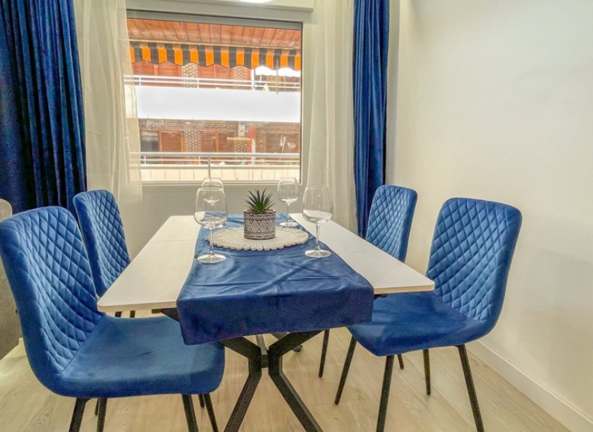 Resale - Apartment - Torrevieja - Torrevieja Centro