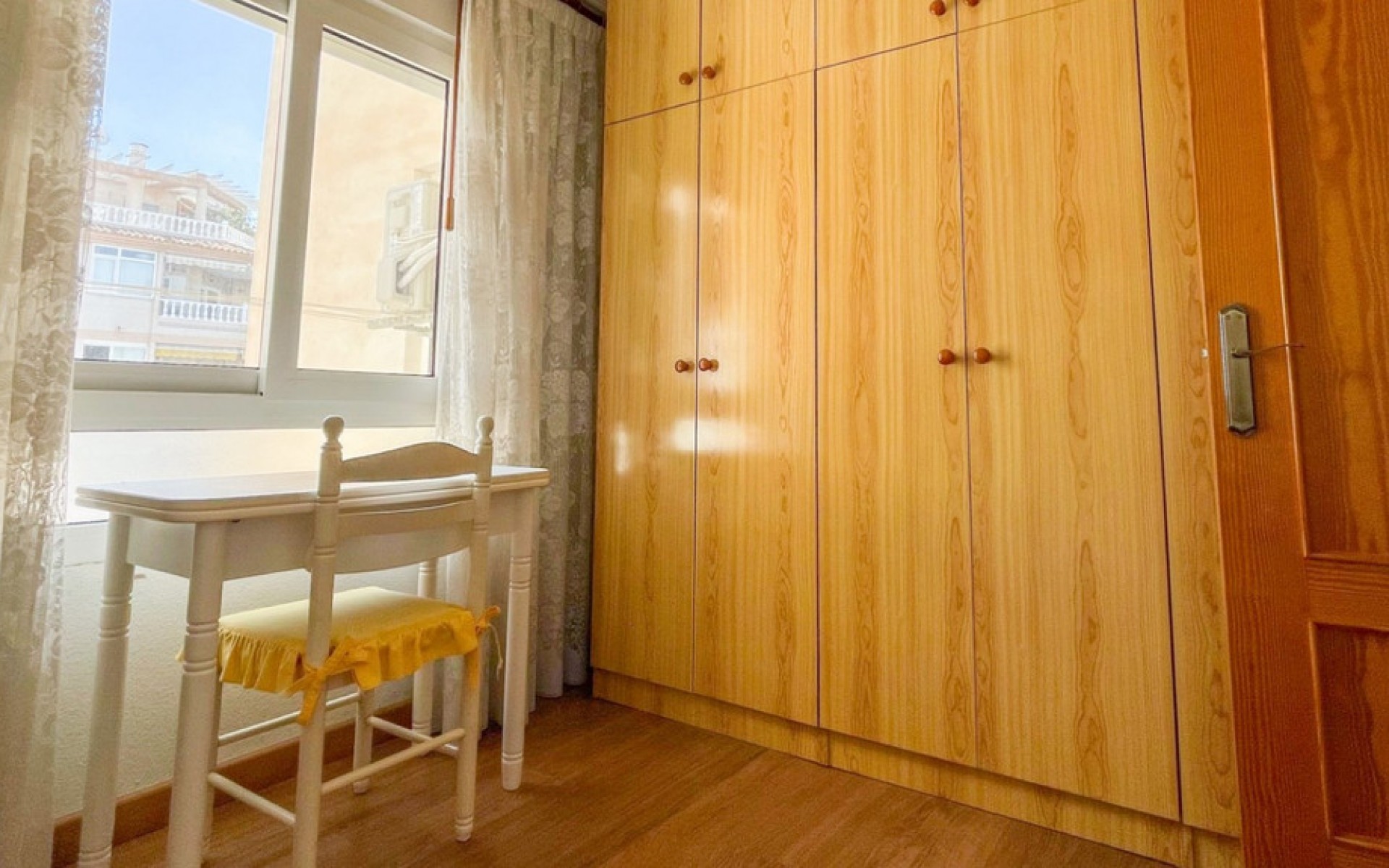 Resale - Apartment - Torrevieja - Torrevieja Centro