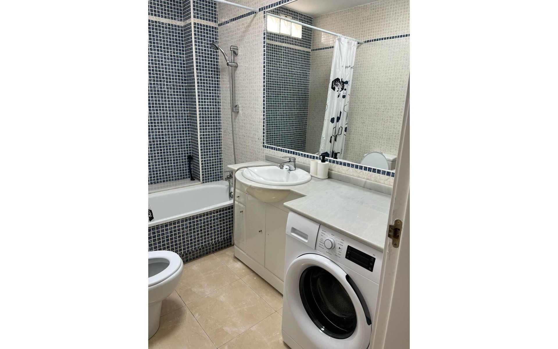 Resale - Apartment - Torrevieja - Torrevieja Centro