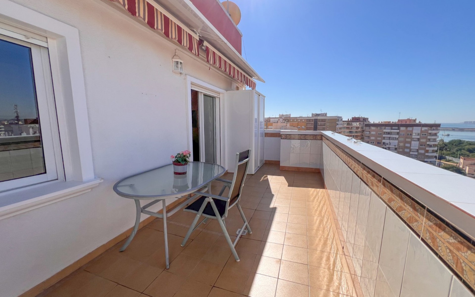 Resale - Apartment - Torrevieja - Torrevieja Centro