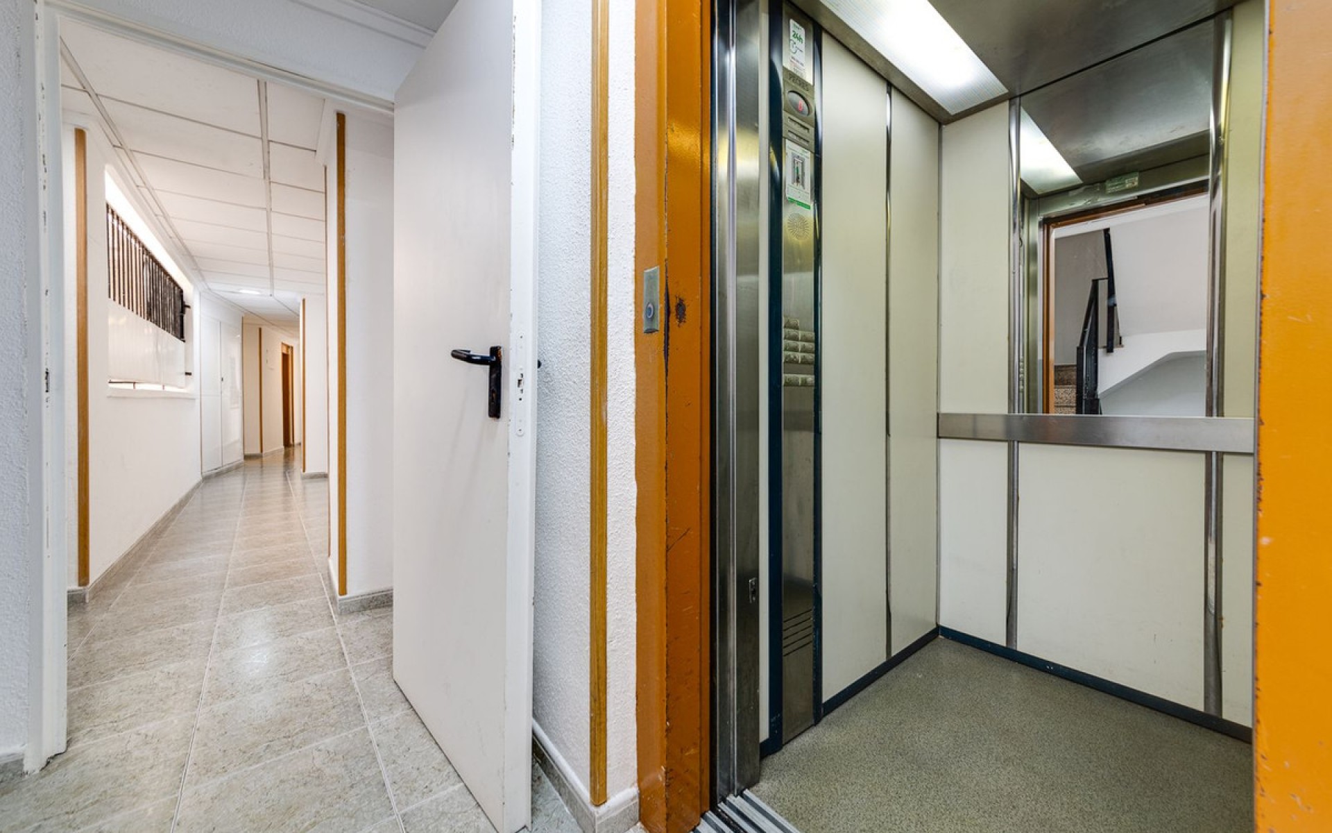 Resale - Apartment - Torrevieja - Torrevieja Centro
