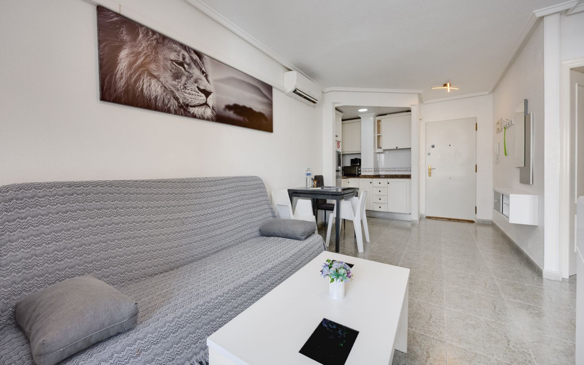 Resale - Apartment - Torrevieja - Torrevieja Centro