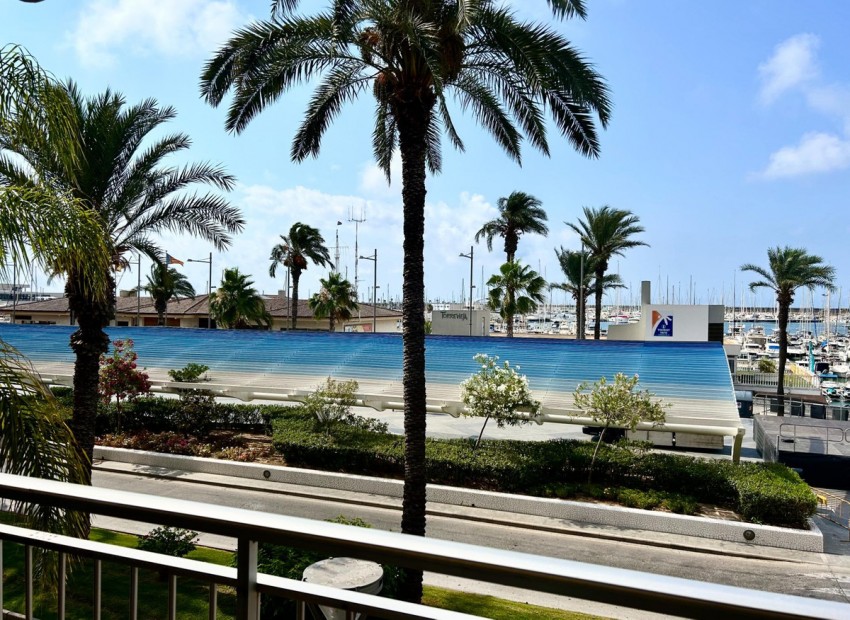 Resale - Apartment - Torrevieja - Torrevieja Centro