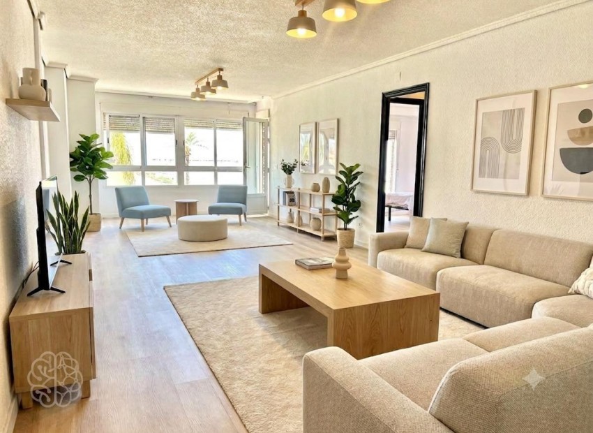 Resale - Apartment - Torrevieja - Torrevieja Centro
