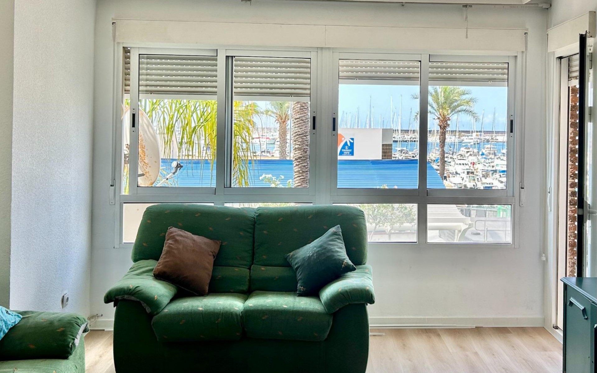 Resale - Apartment - Torrevieja - Torrevieja Centro