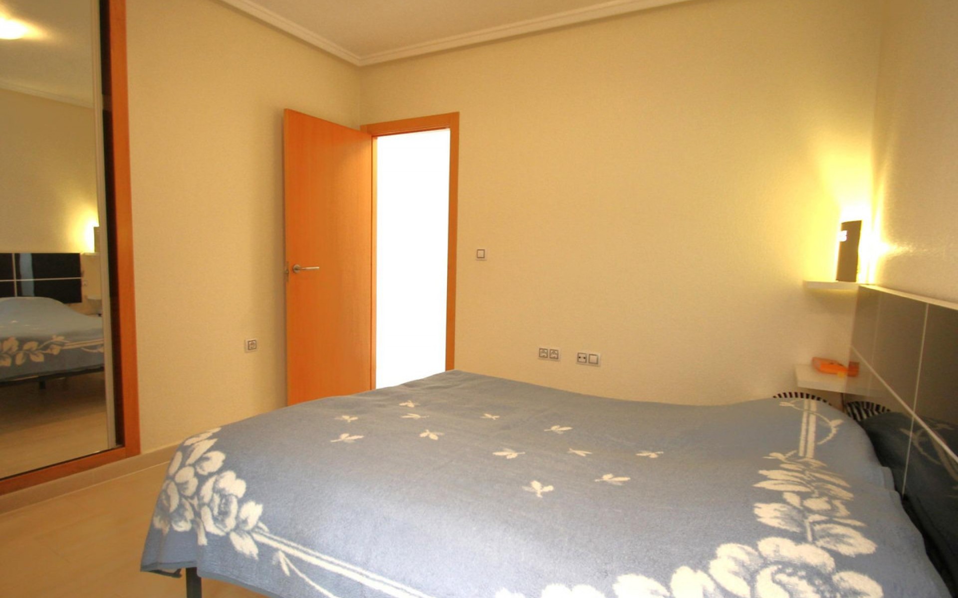 Resale - Apartment - Torrevieja - Torrevieja Centro
