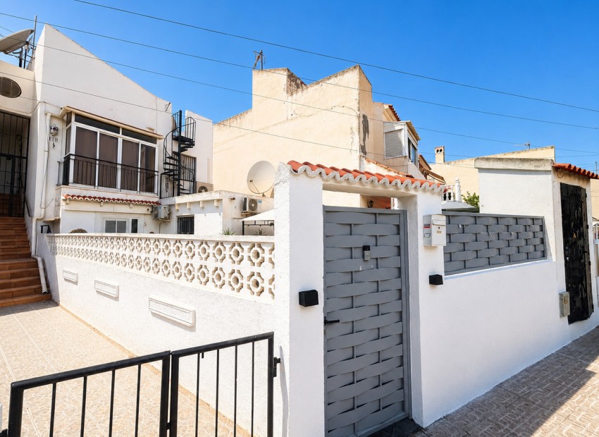 Resale - Apartment - Torrevieja - Torrevieja Centro