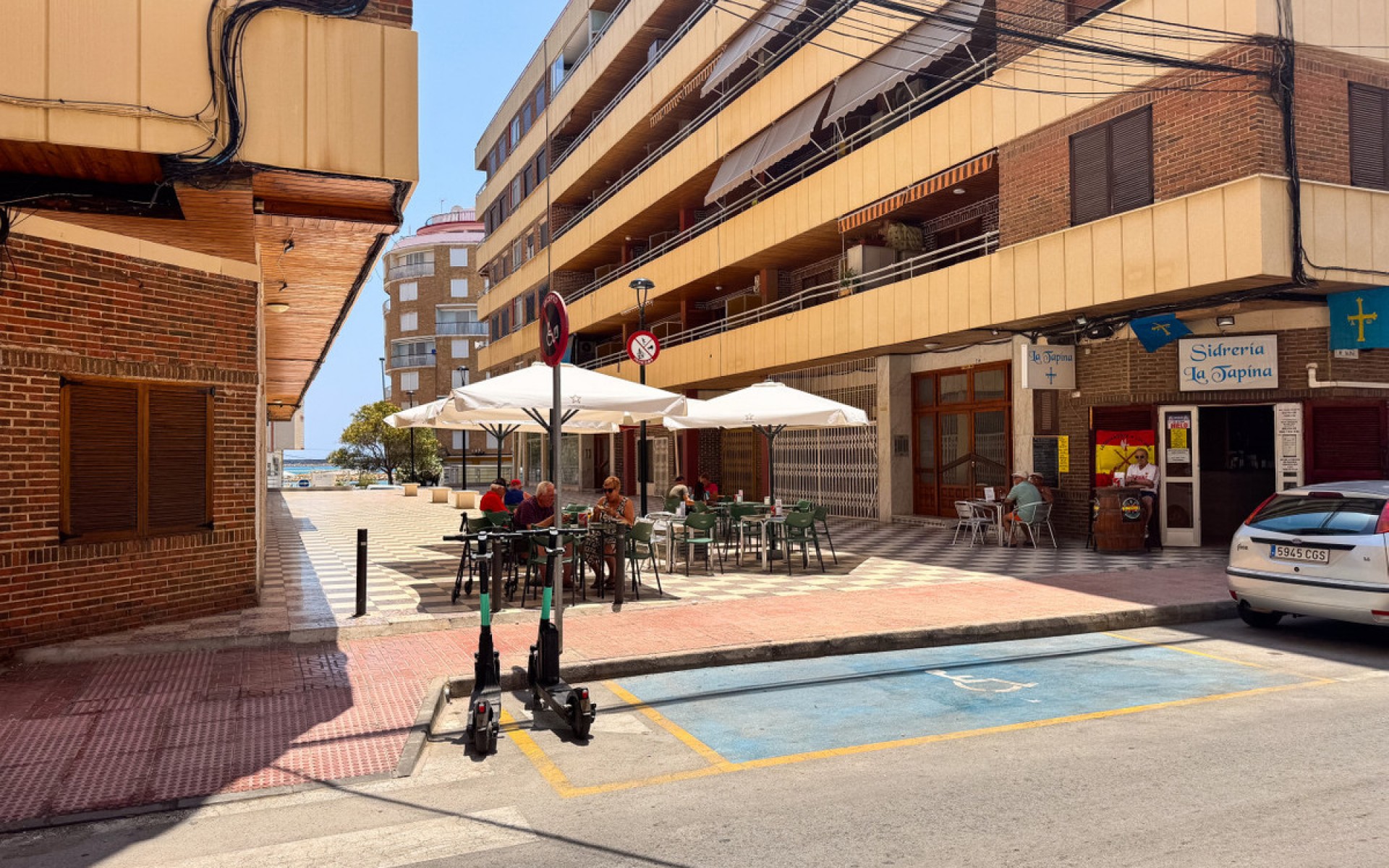 Resale - Apartment - Torrevieja - Torrevieja Centro
