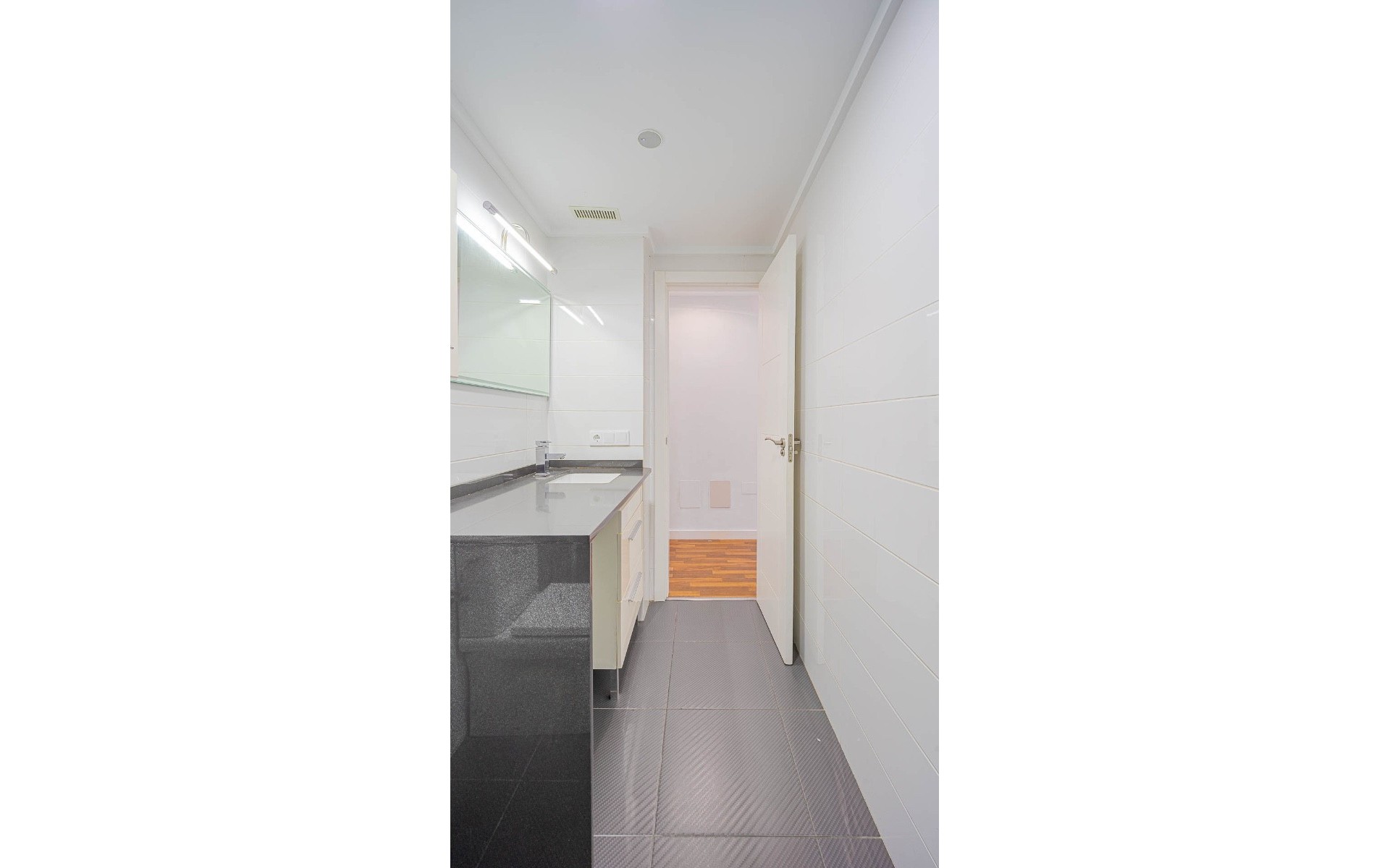 Resale - Apartment - Torrevieja - Torrevieja Centro