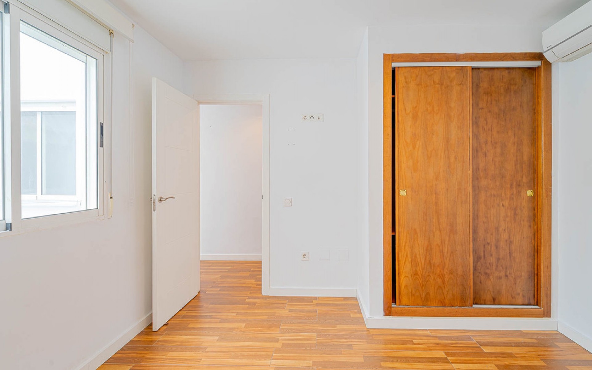 Resale - Apartment - Torrevieja - Torrevieja Centro