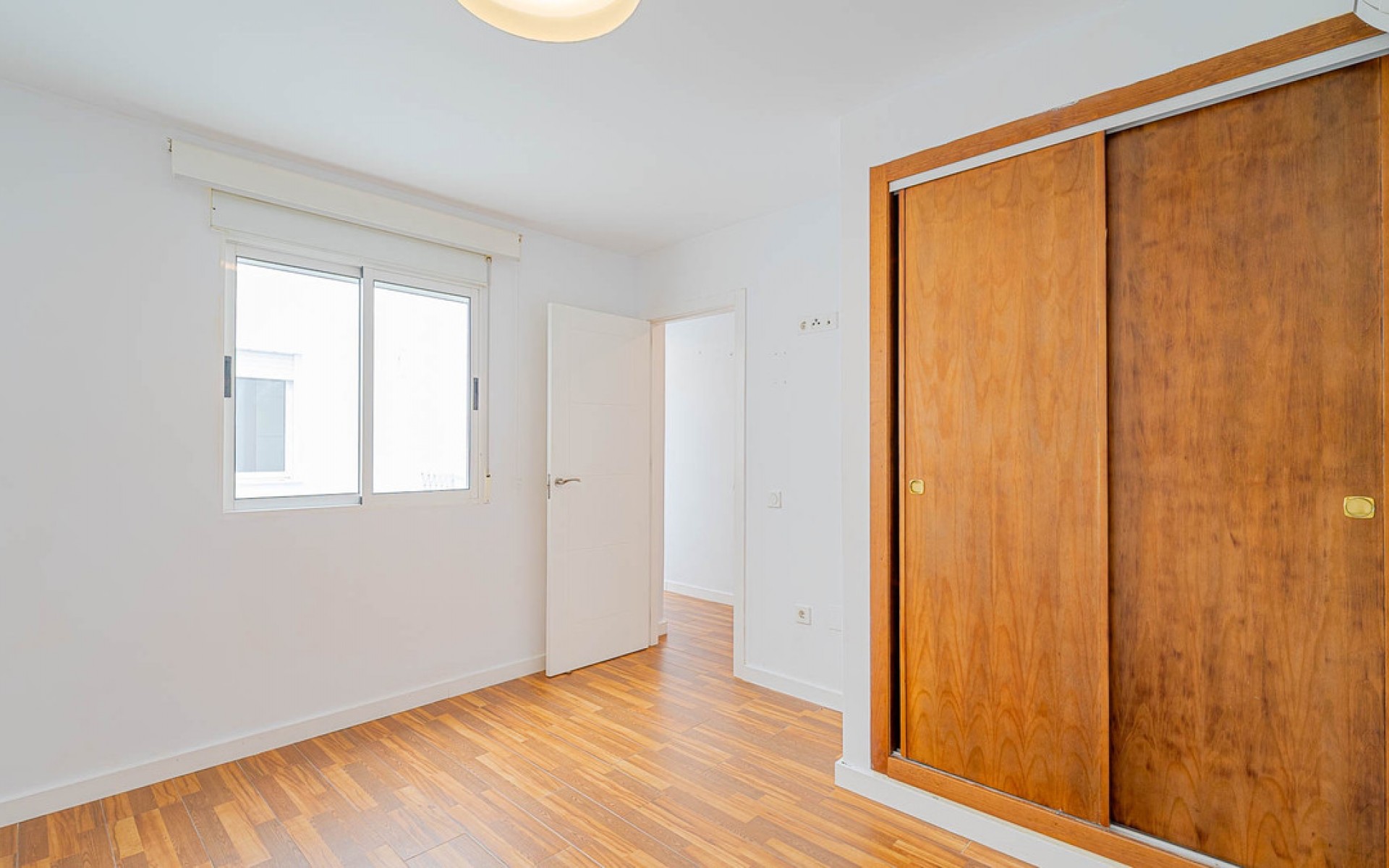 Resale - Apartment - Torrevieja - Torrevieja Centro