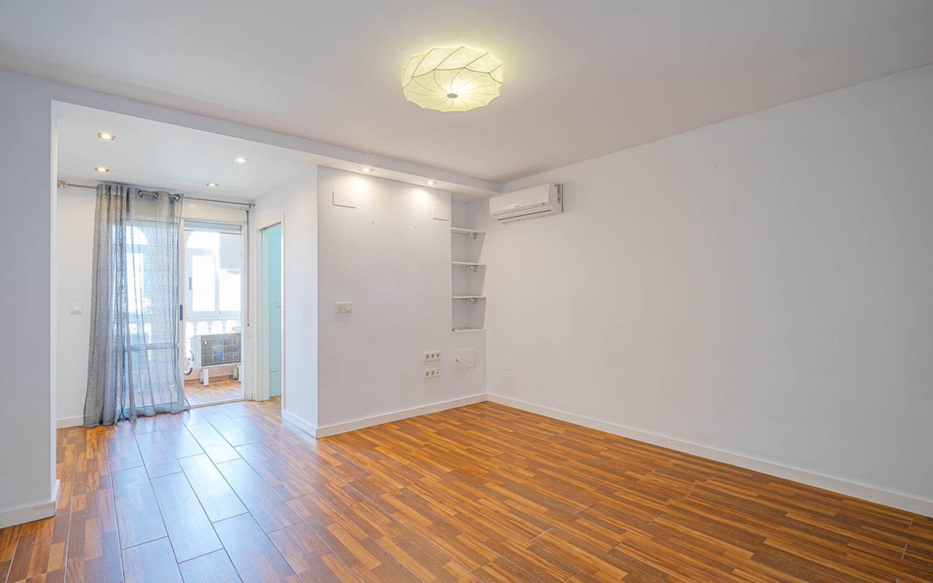 Resale - Apartment - Torrevieja - Torrevieja Centro