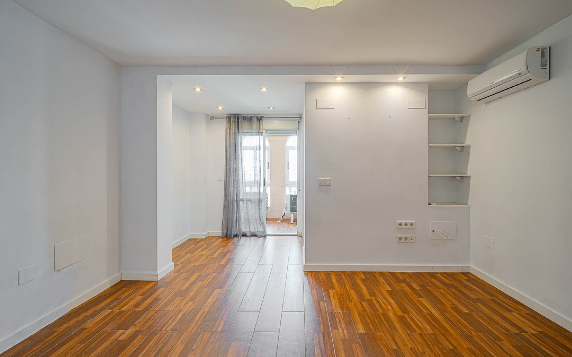 Resale - Apartment - Torrevieja - Torrevieja Centro