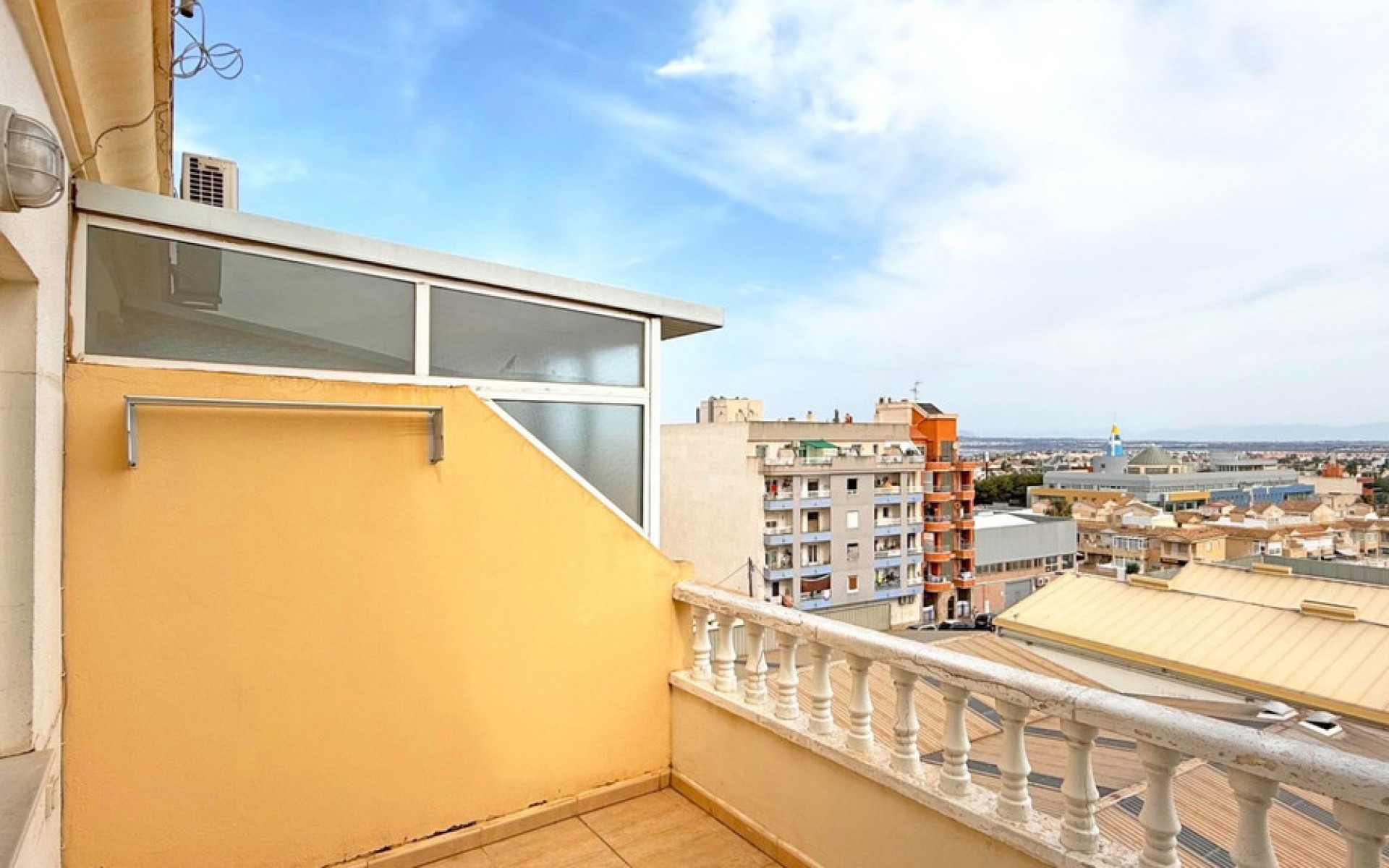 Resale - Apartment - Torrevieja - Torrevieja Centro