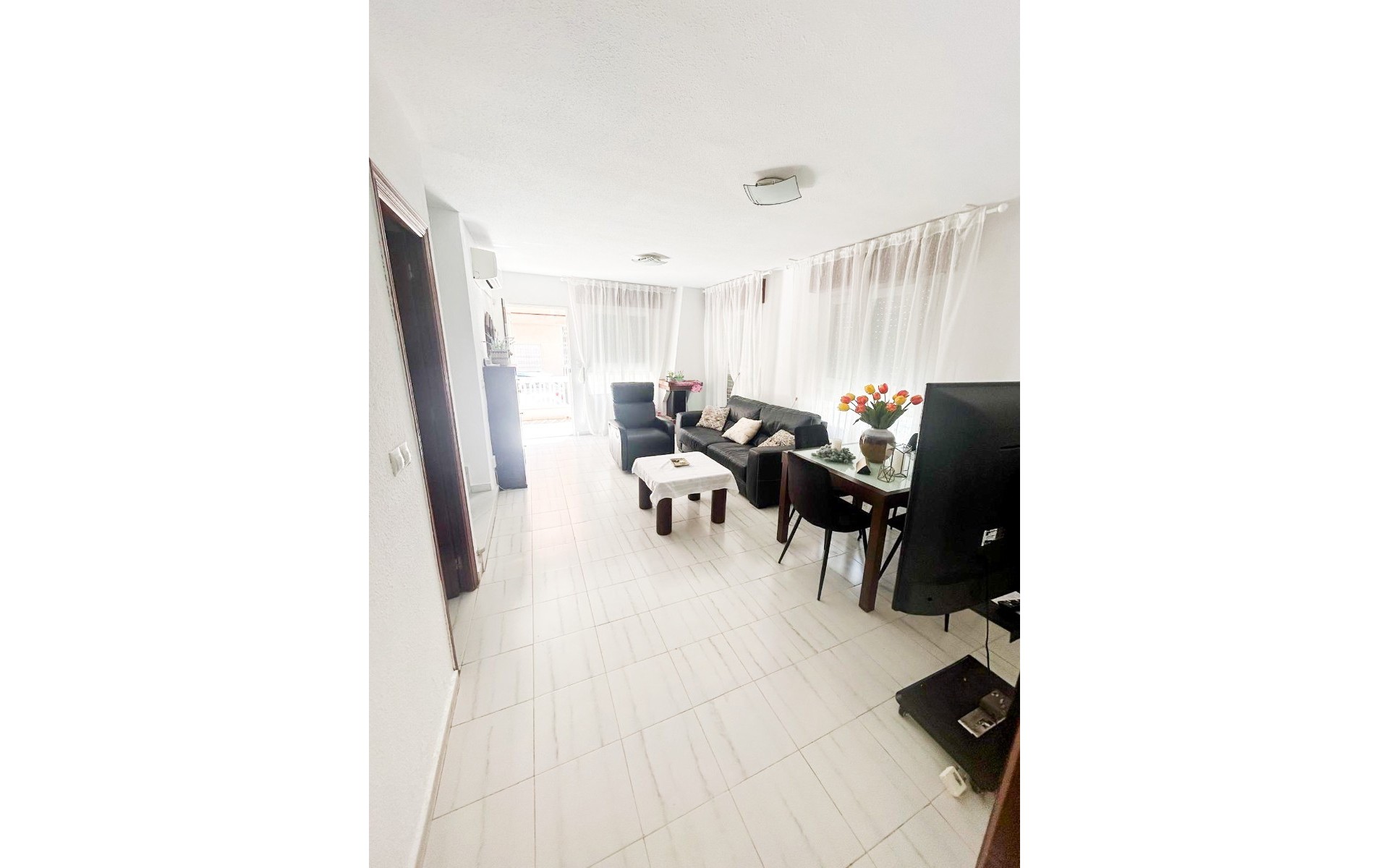 Resale - Apartment - Torrevieja - Torrevieja Centro