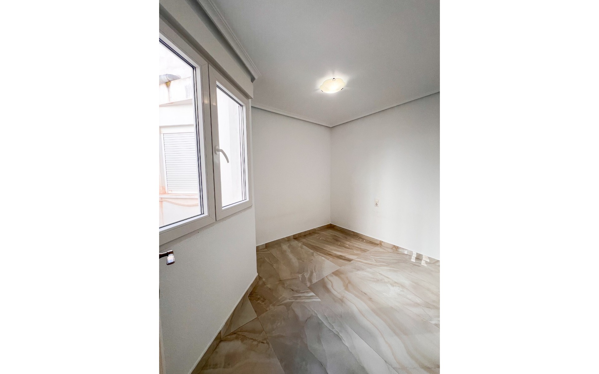 Resale - Apartment - Torrevieja - Torrevieja Centro