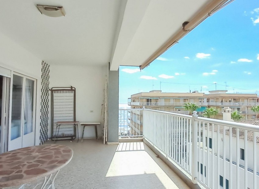 Resale - Apartment - Torrevieja - Torrevieja Centro