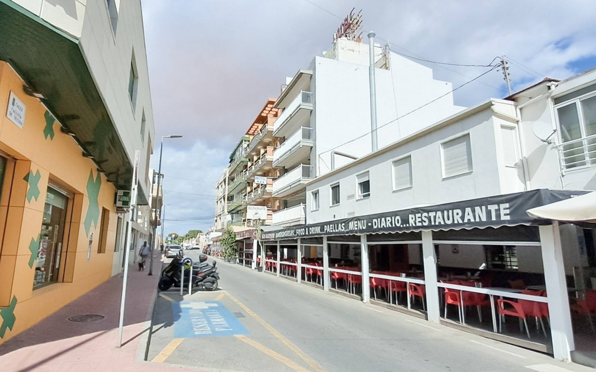 Resale - Apartment - Torrevieja - Torrevieja Centro