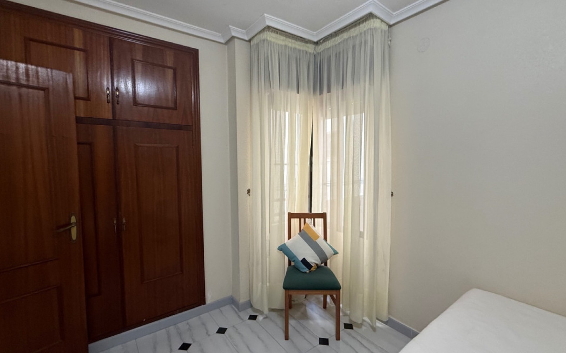 Resale - Apartment - Torrevieja - Torrevieja Centro