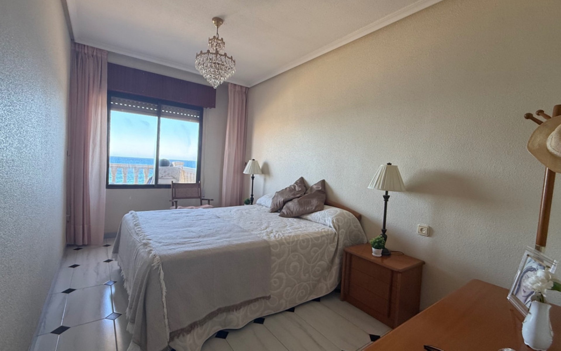 Resale - Apartment - Torrevieja - Torrevieja Centro