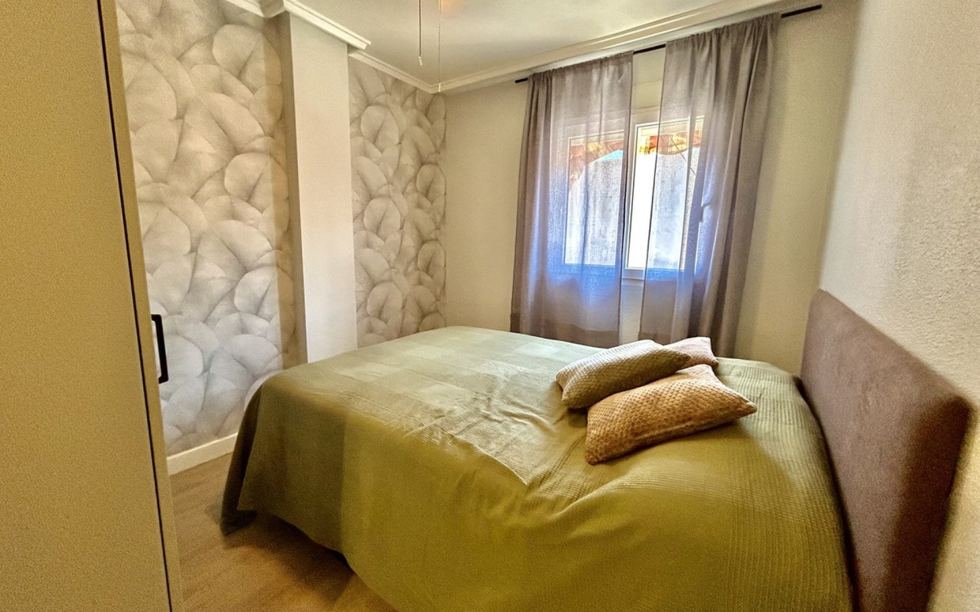 Resale - Apartment - Torrevieja - Torrevieja Centro